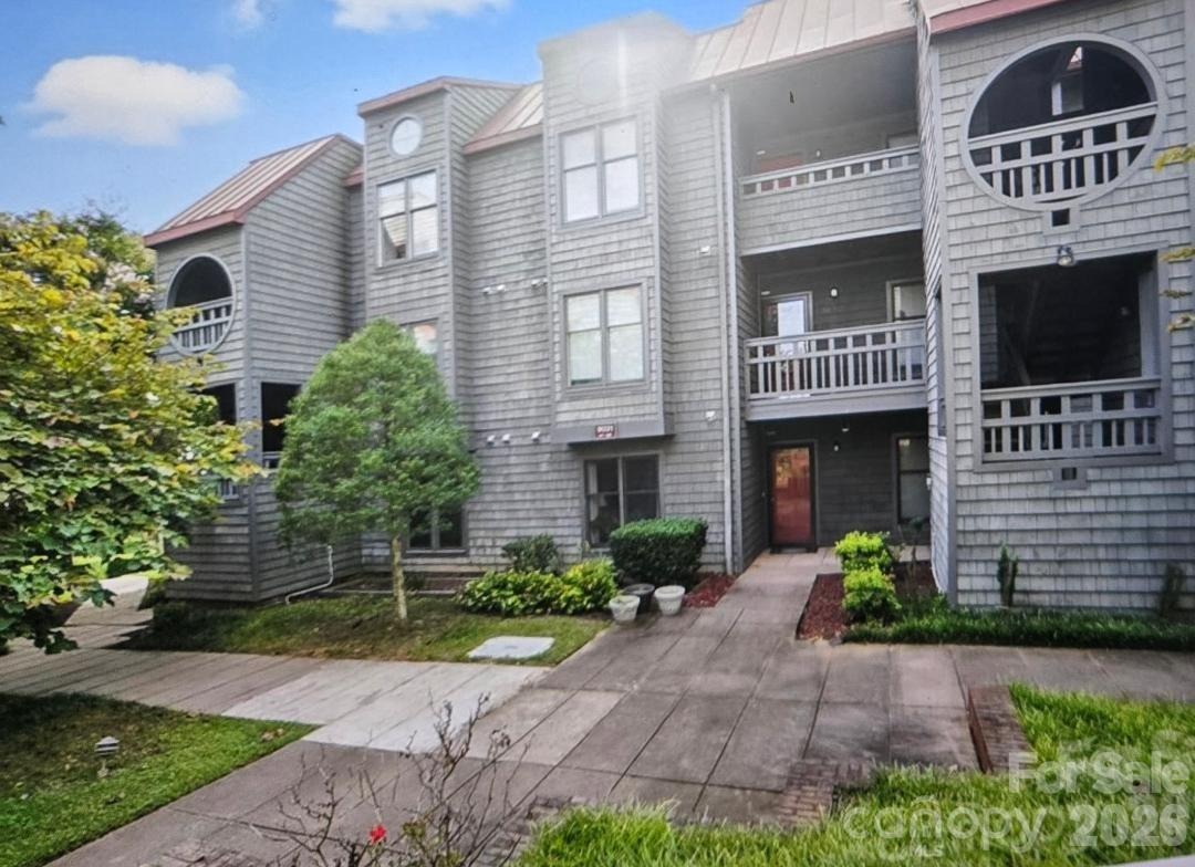 J M Keynes Dr, Charlotte, NC 28262