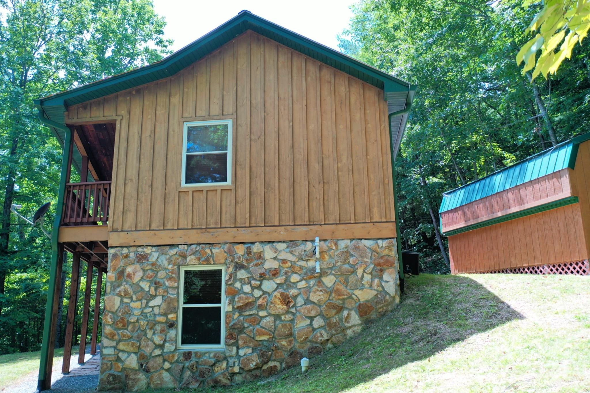 Bear Ridge Rd, Tuckasegee, NC 28783