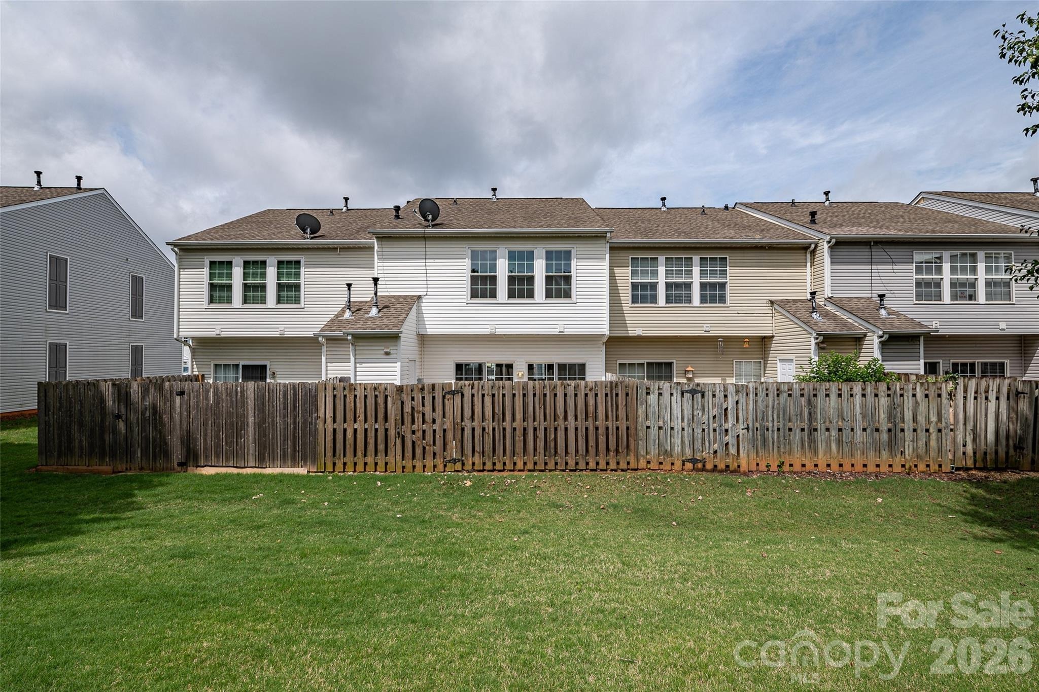 Mannington Dr, Charlotte, NC 28270