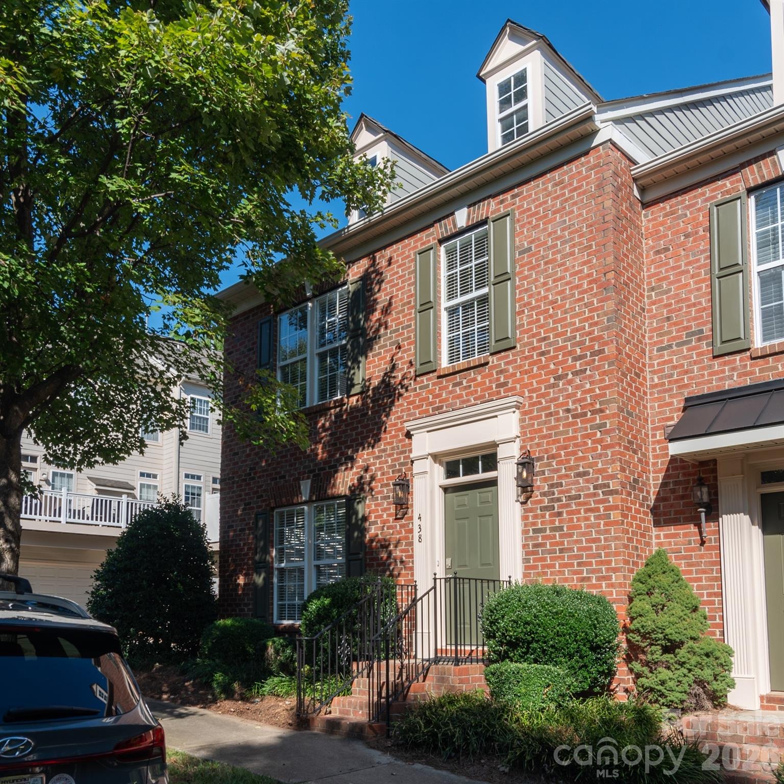 Magnolia St, Davidson, NC 28036
