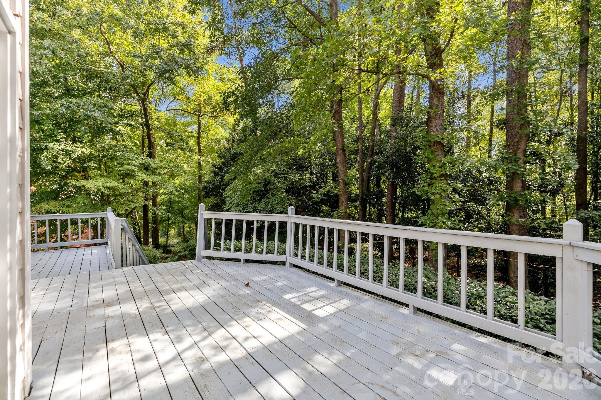 Brackenbury Ln, Charlotte, NC 28270