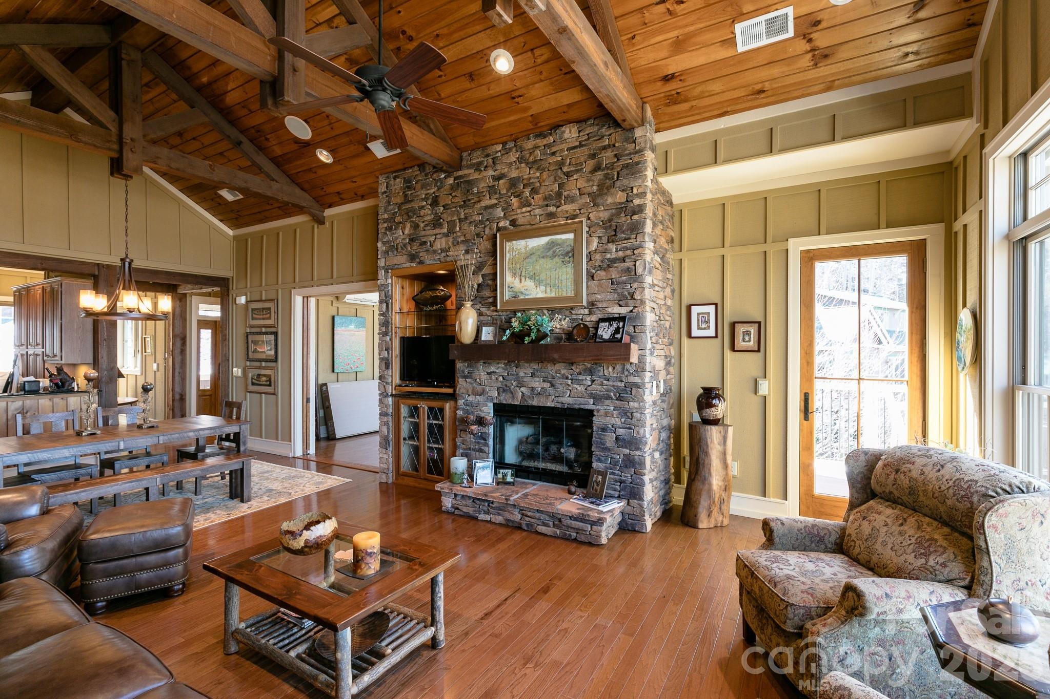 Creekside Way, Burnsville, NC 28714