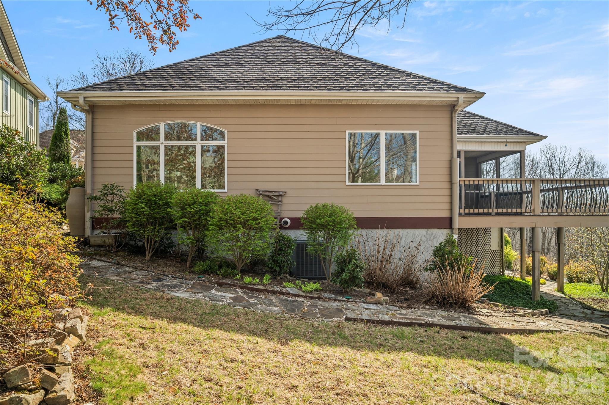 Deep Valley Ln, Hendersonville, NC 28791