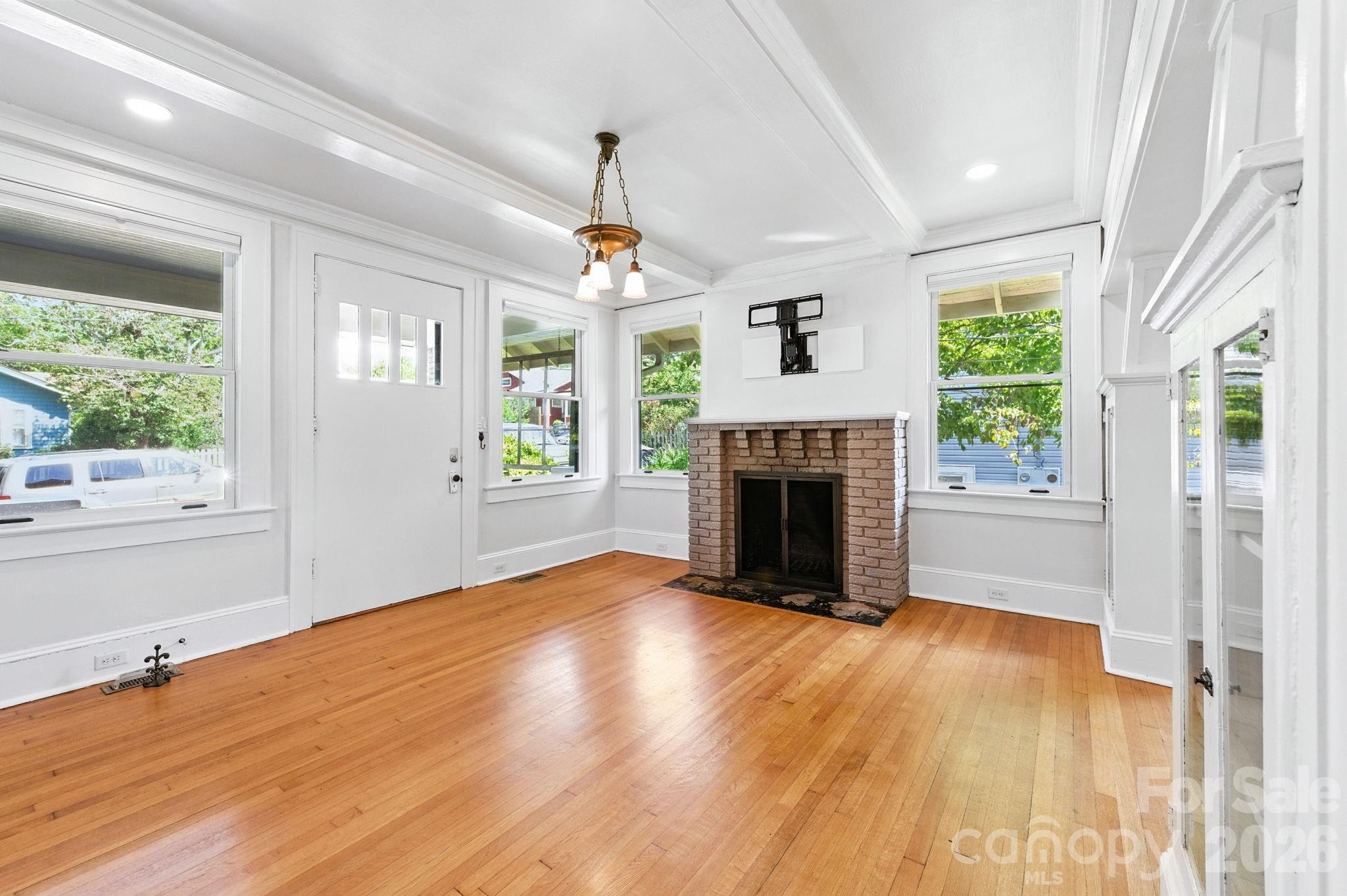 Austin Ave, Asheville, NC 28801