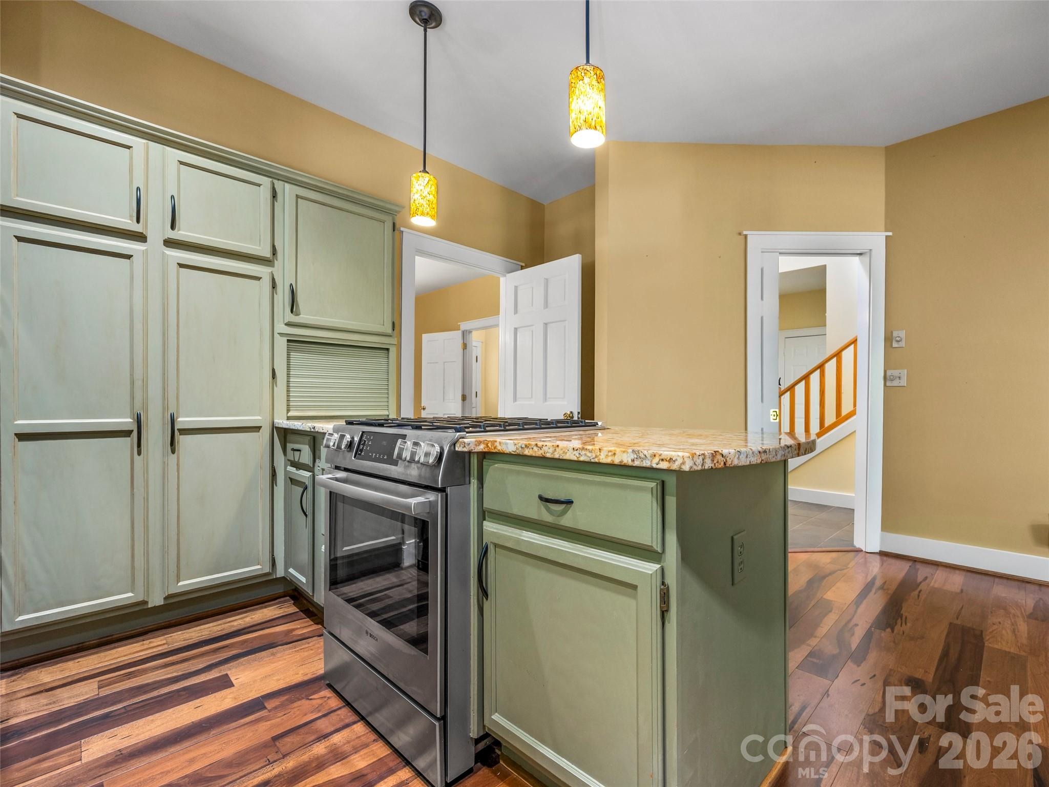 Lacoste Dr, Hendersonville, NC 28739