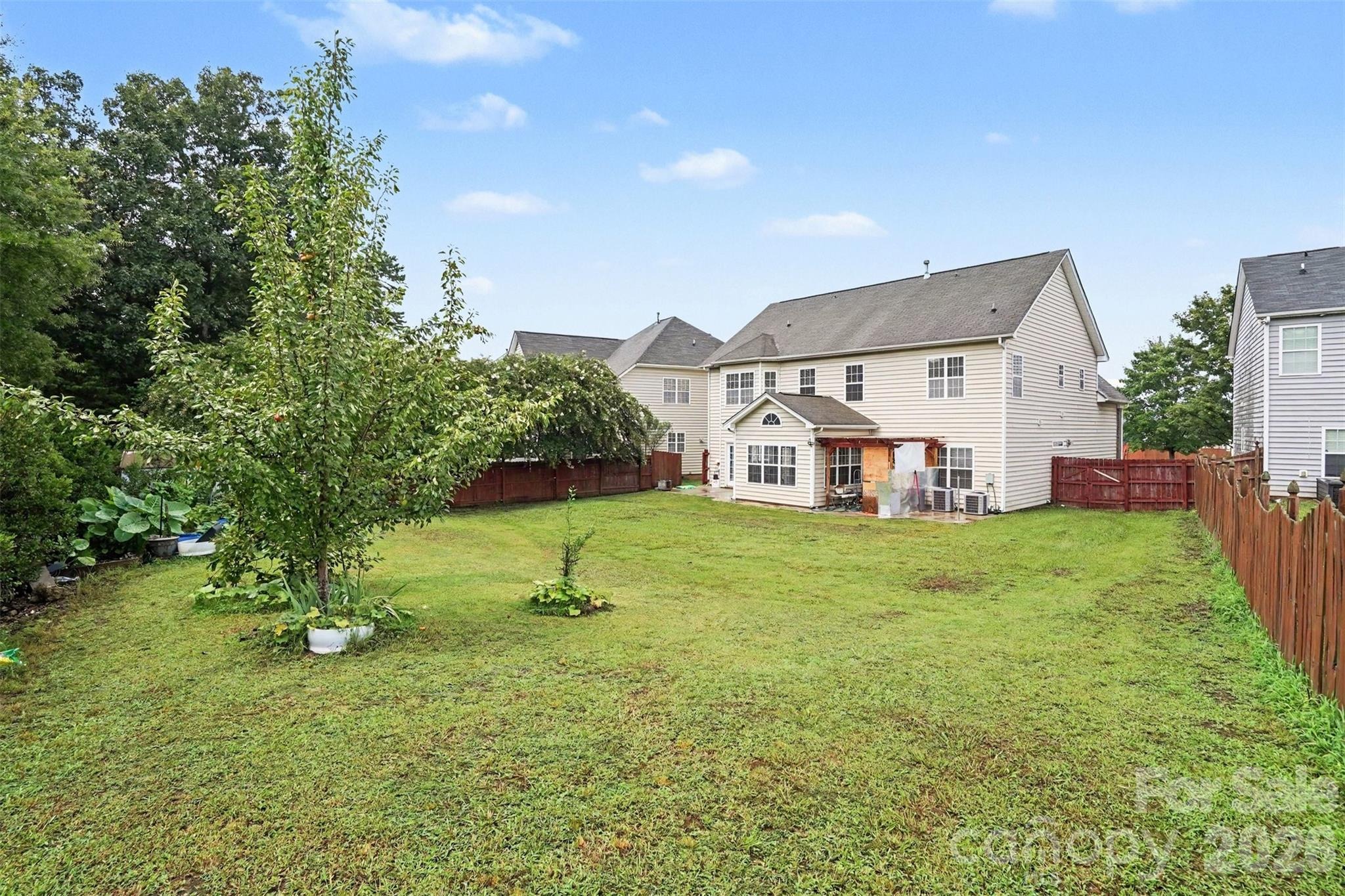 Barclay Forest Dr, Charlotte, NC 28213