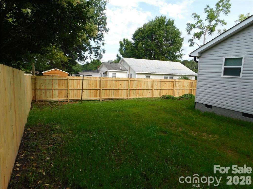 Poplar St, Stanley, NC 28164