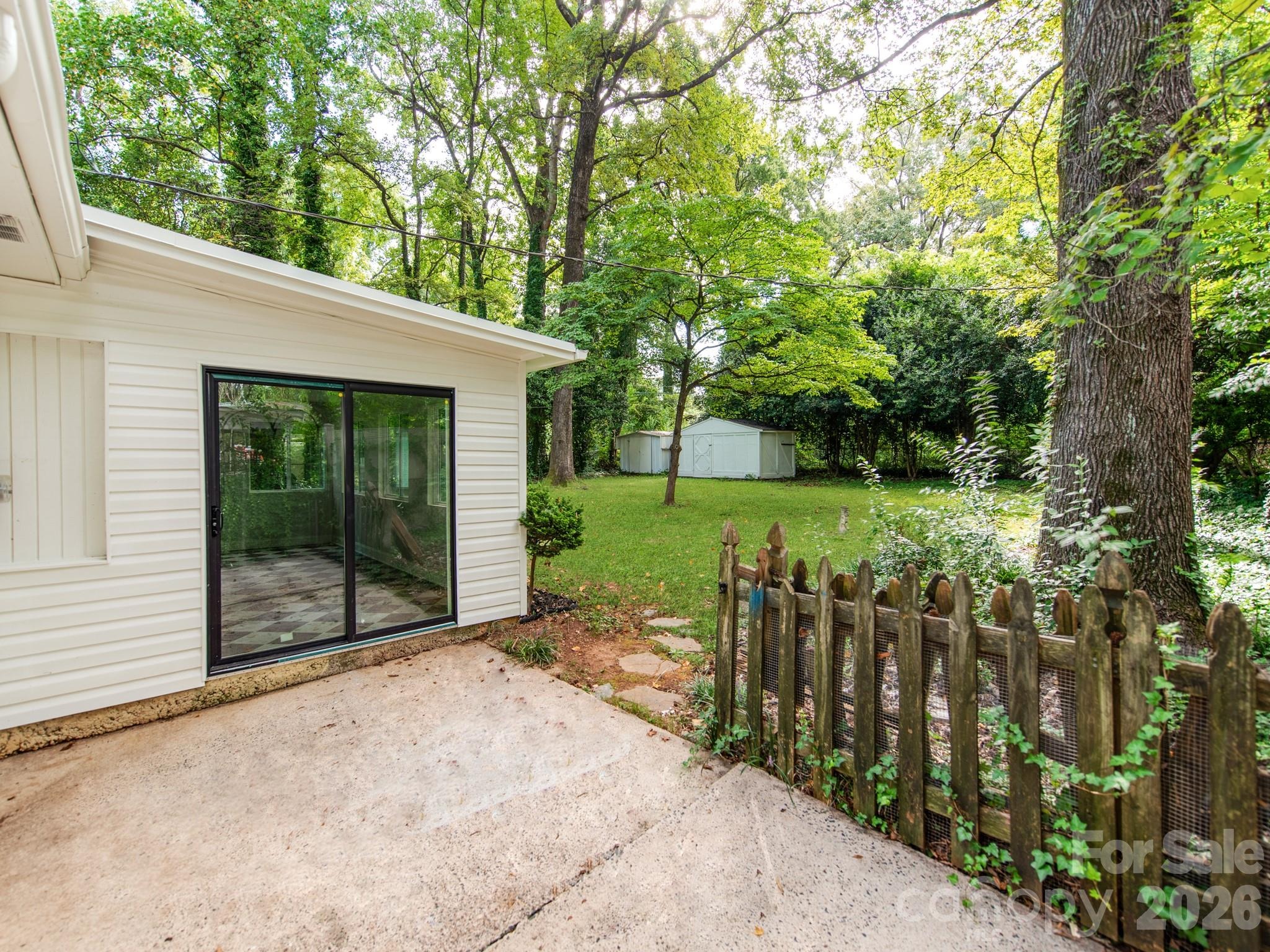 Bonneville Dr, Charlotte, NC 28205