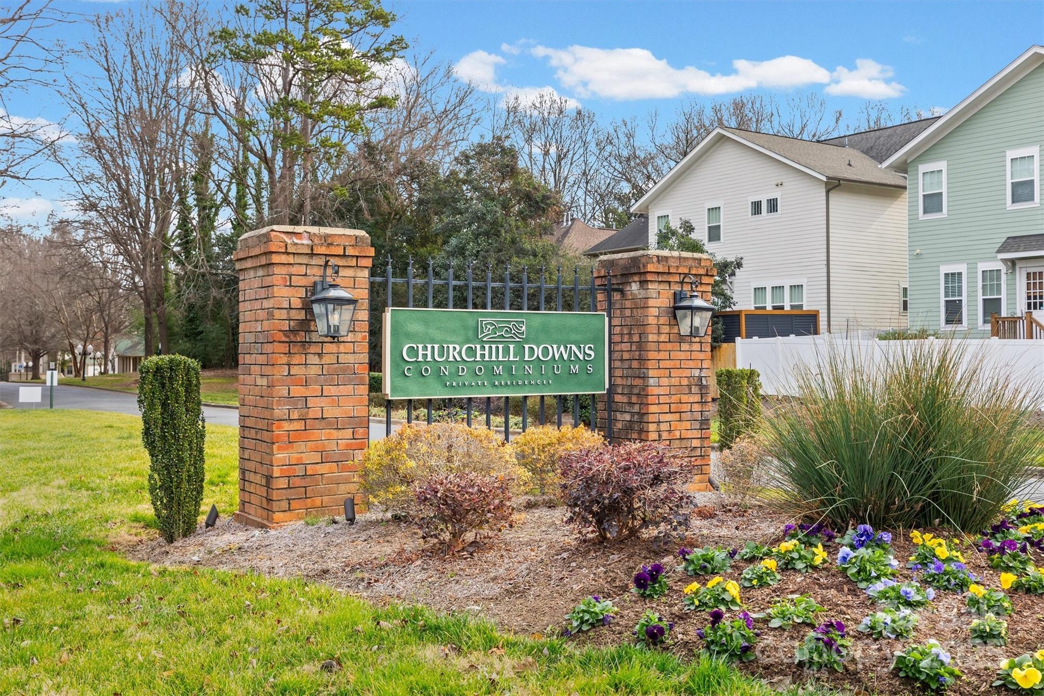 Churchill Downs Ct, Charlotte, NC 28211