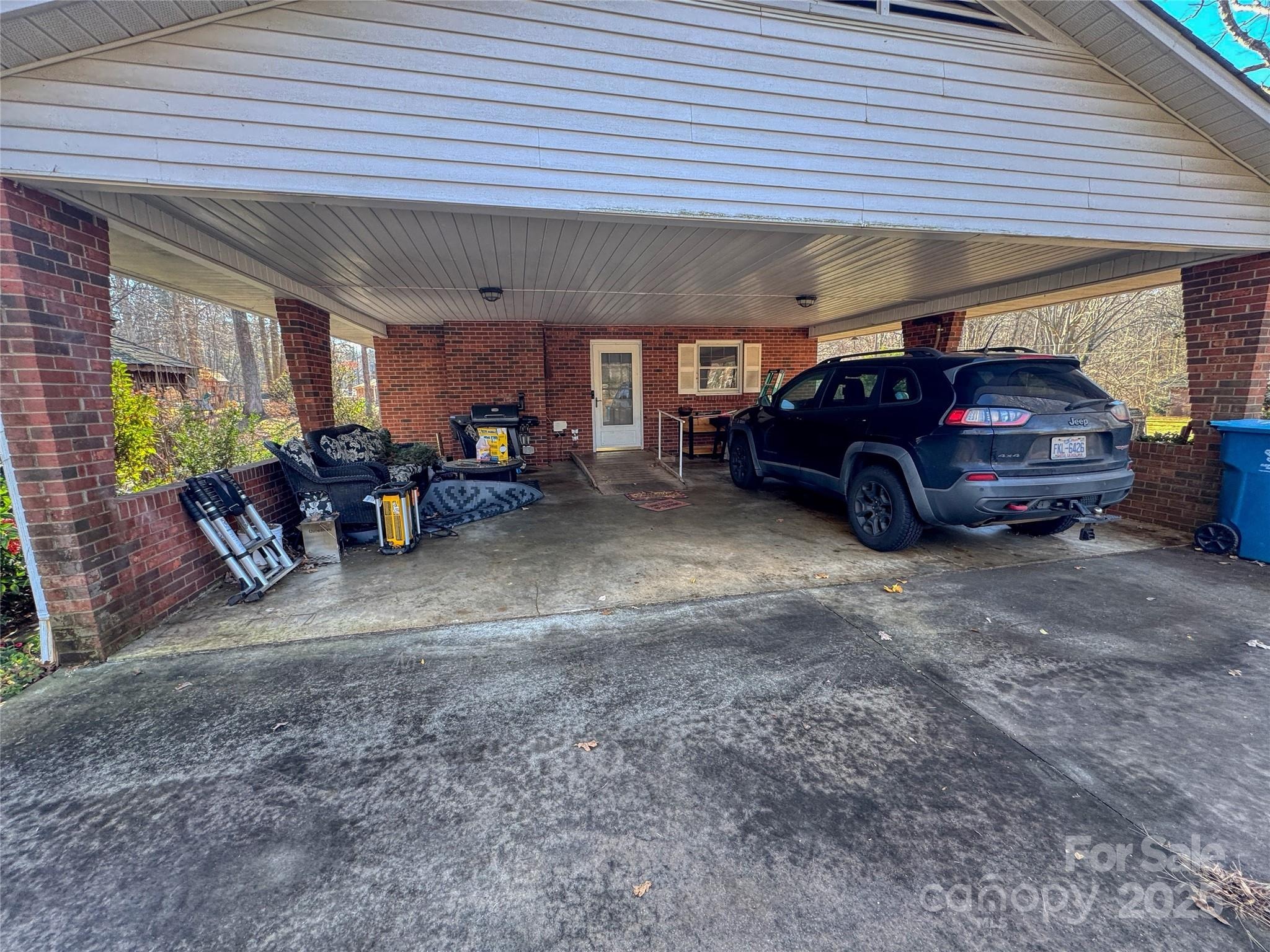 Claybon Dr, Advance, NC 27006