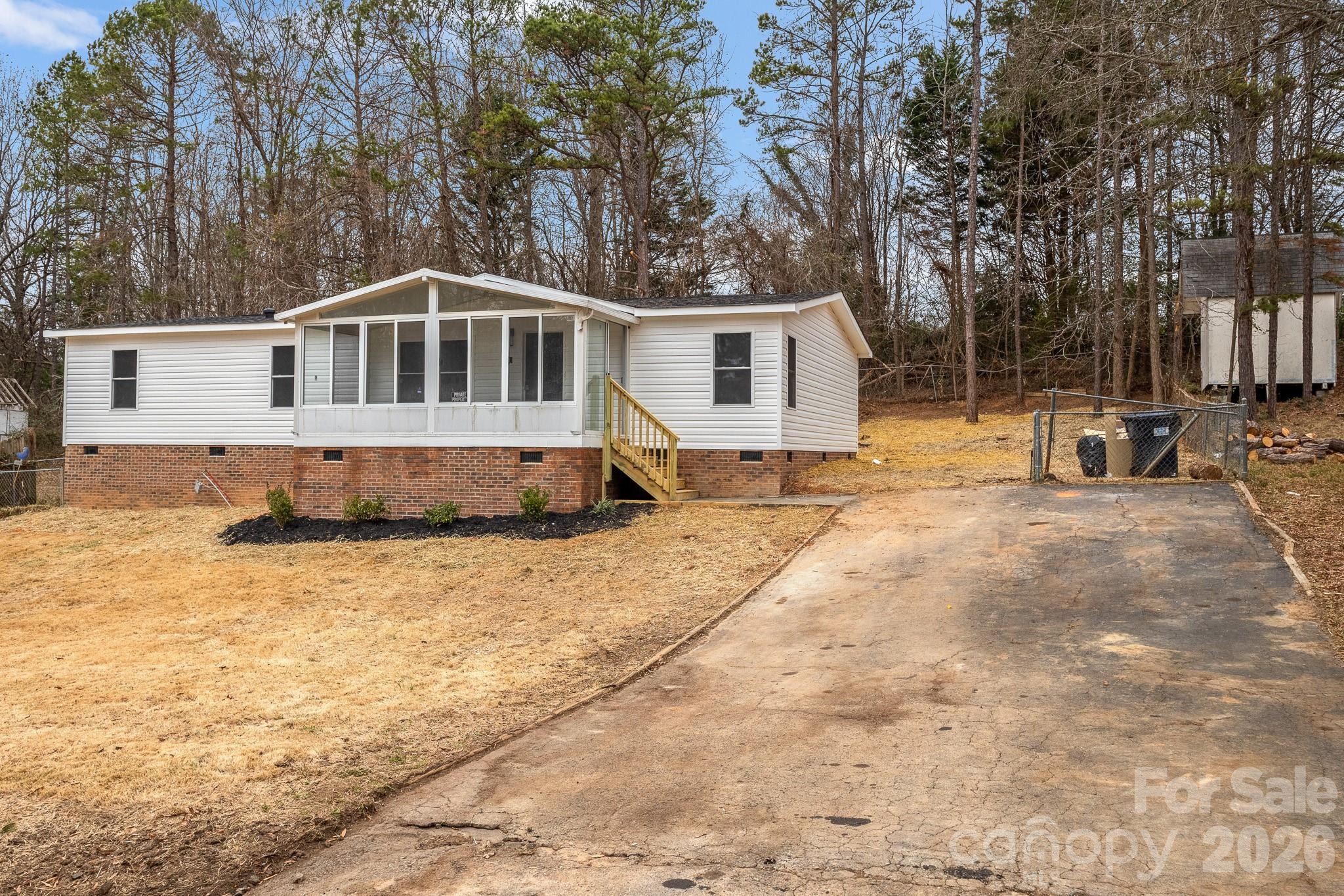 Buxton Dr, Pineville, NC 28134