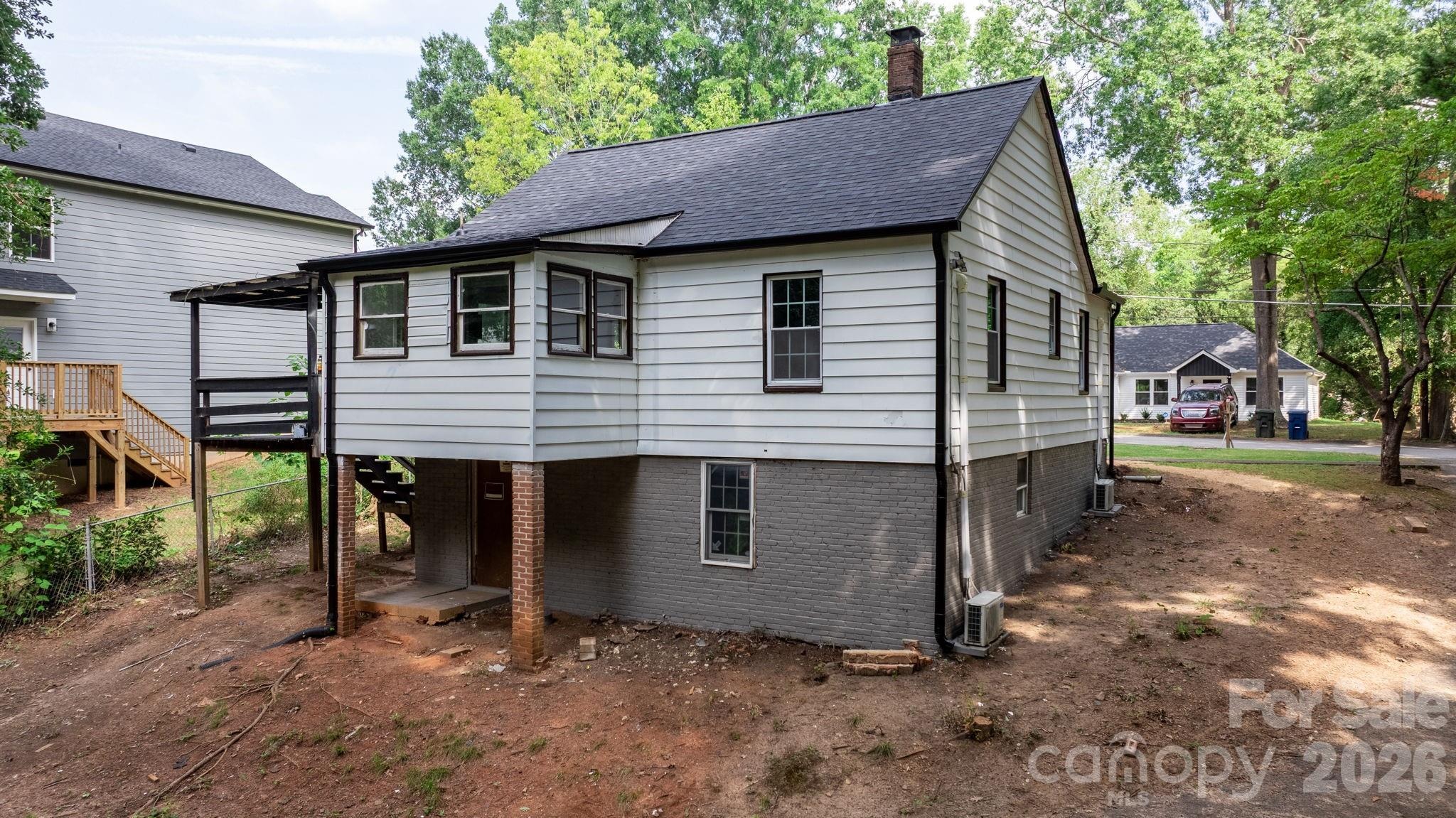 10th Ave, Hickory, NC 28602