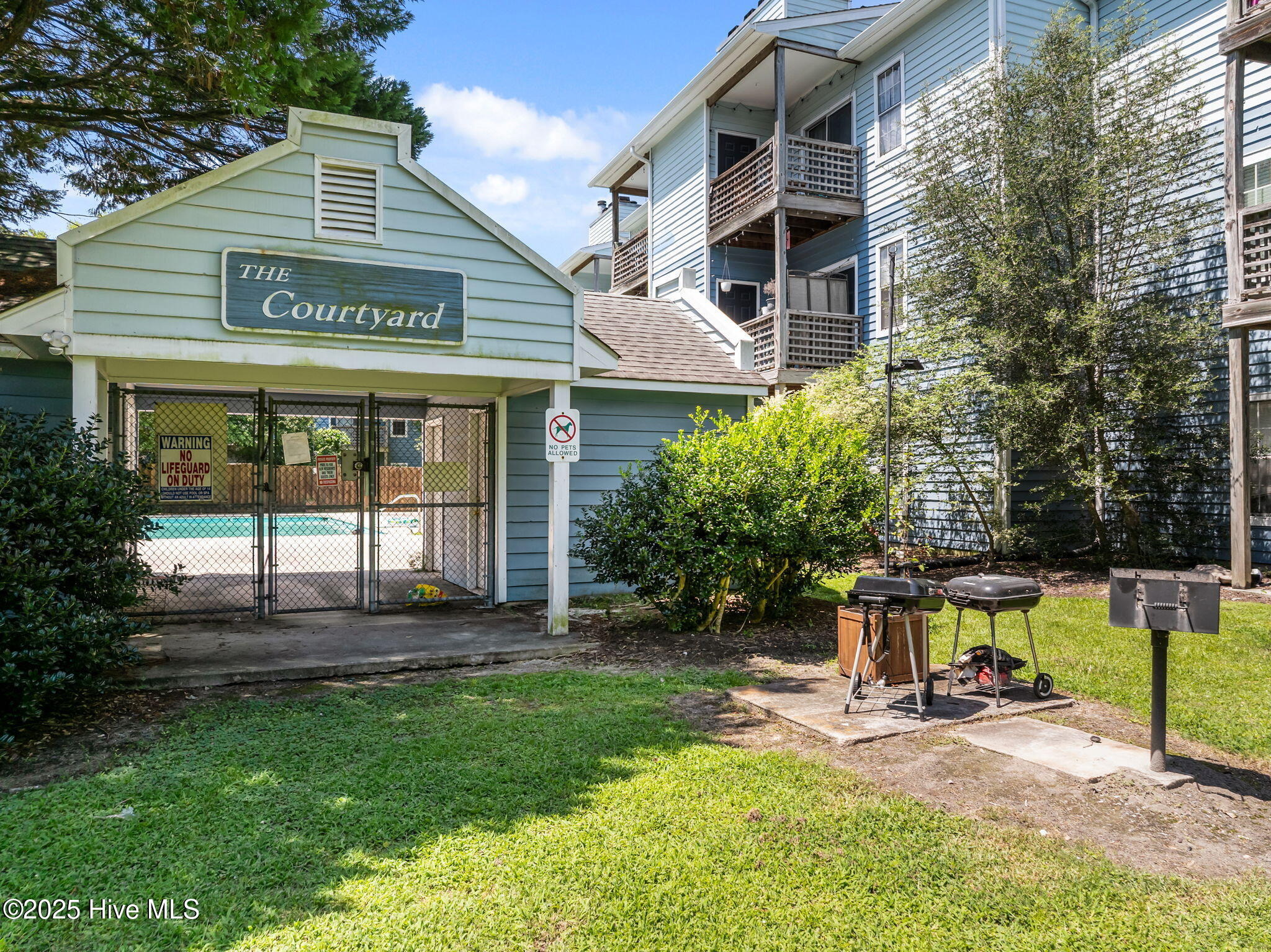 Bonnie Ln, Billerica, MA 01821