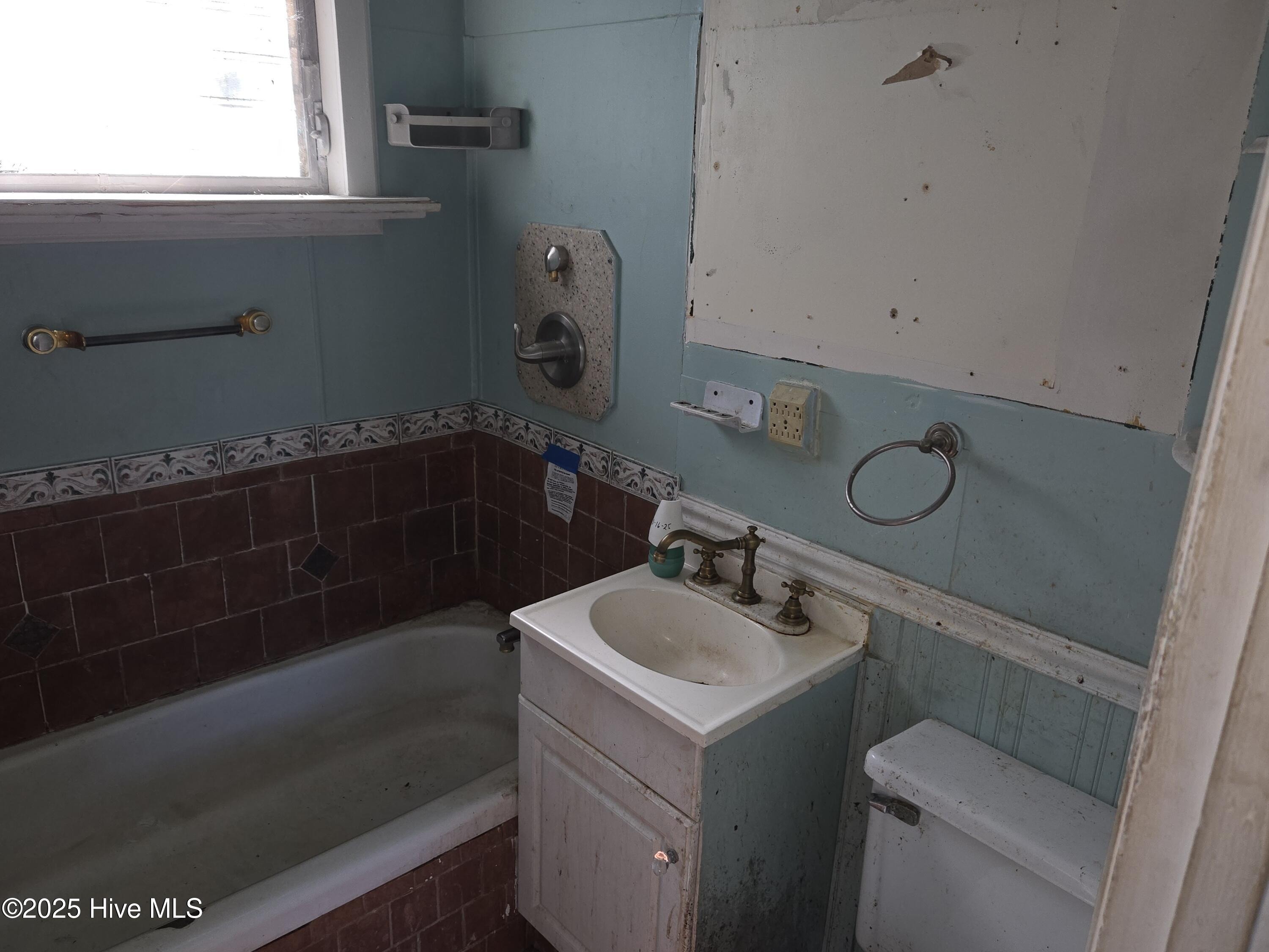 214 JAMES ARTHUR Ave