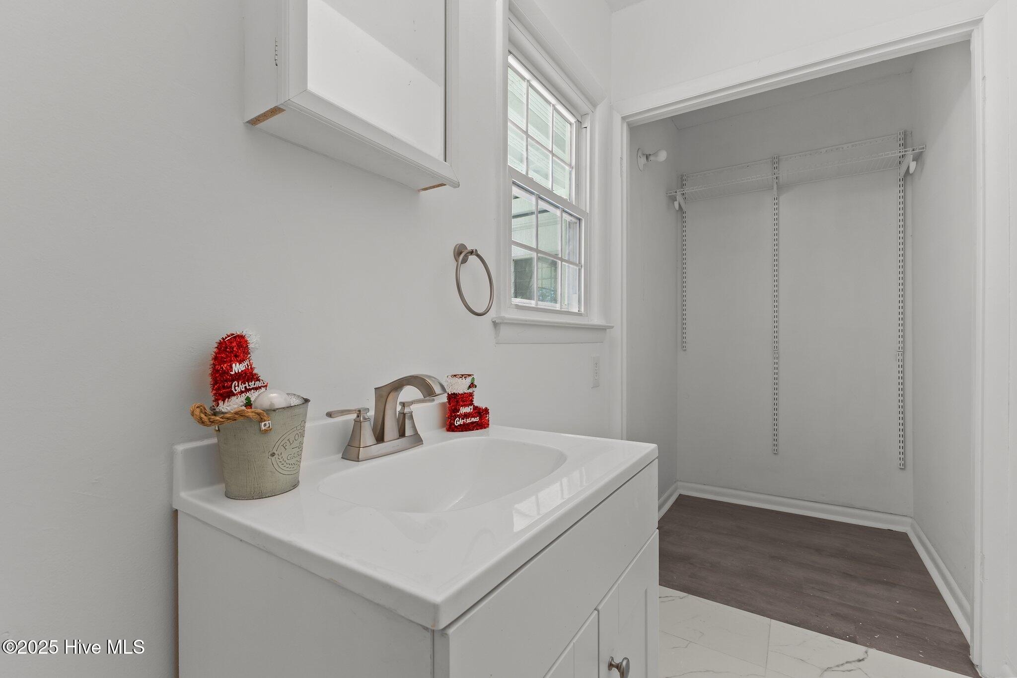 Orange Ave, Dunn, NC 28334