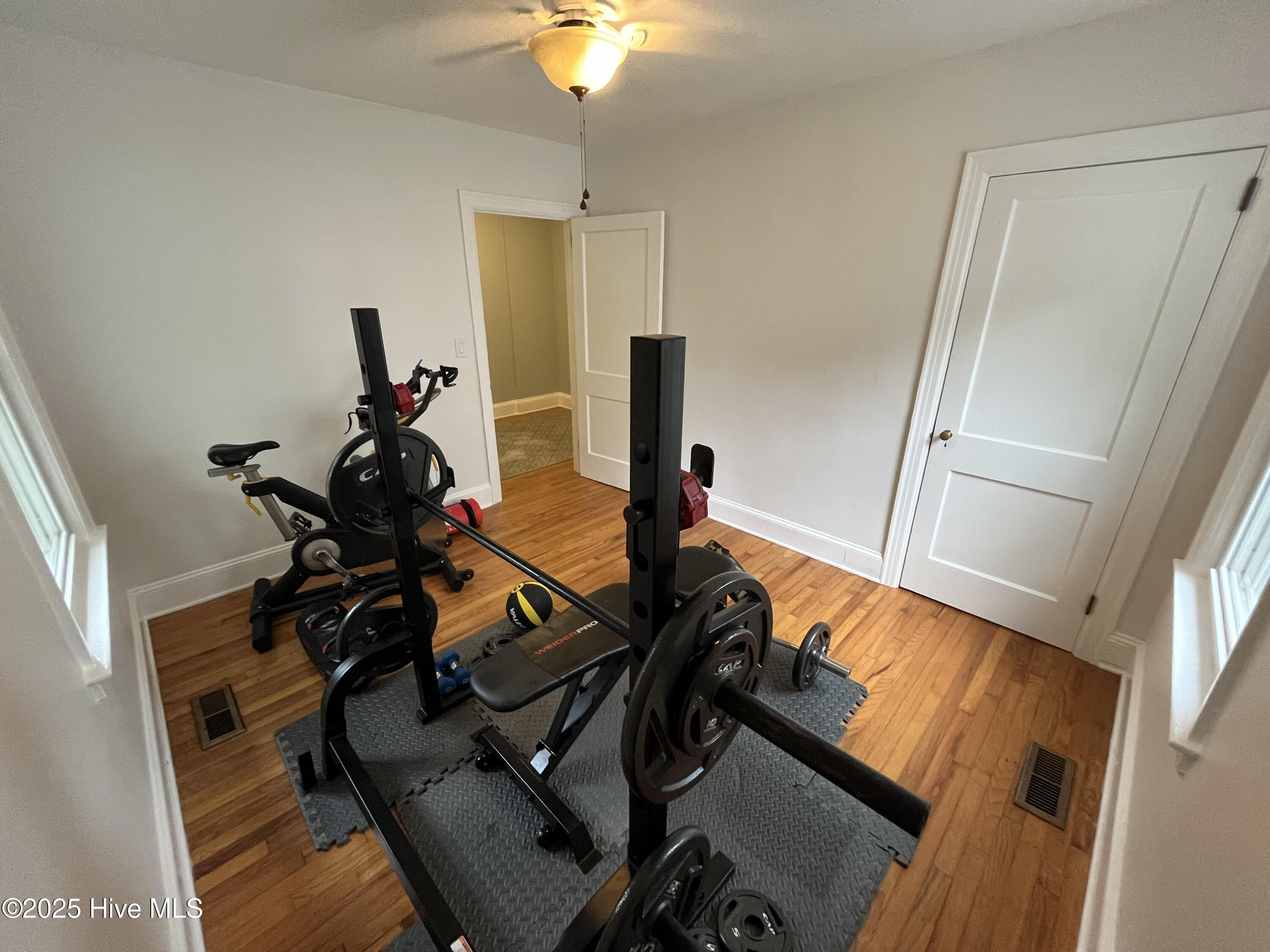Rollingwood Cir, Fayetteville, NC 28305