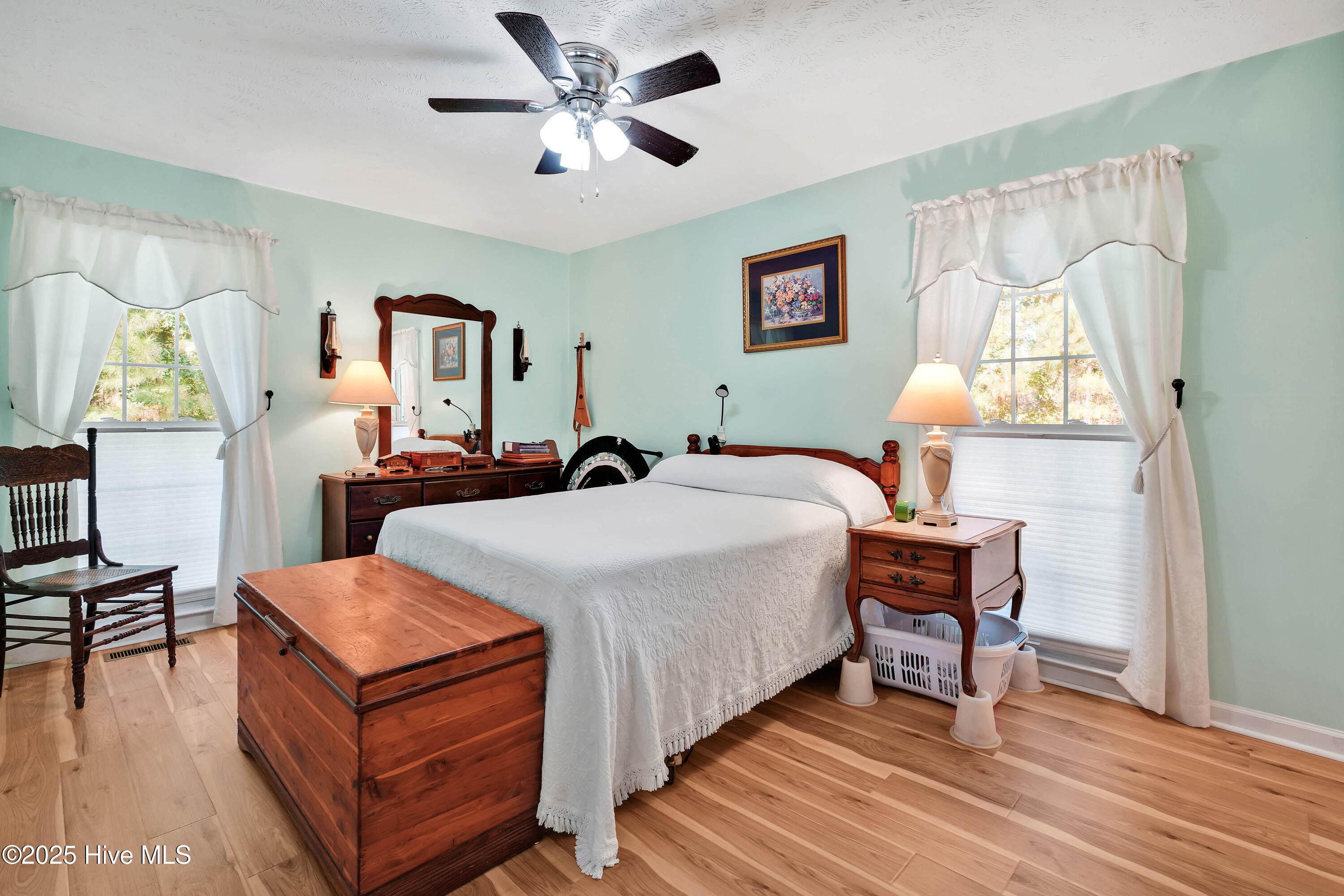 White Pine Rd, Lake Waccamaw, NC 28450
