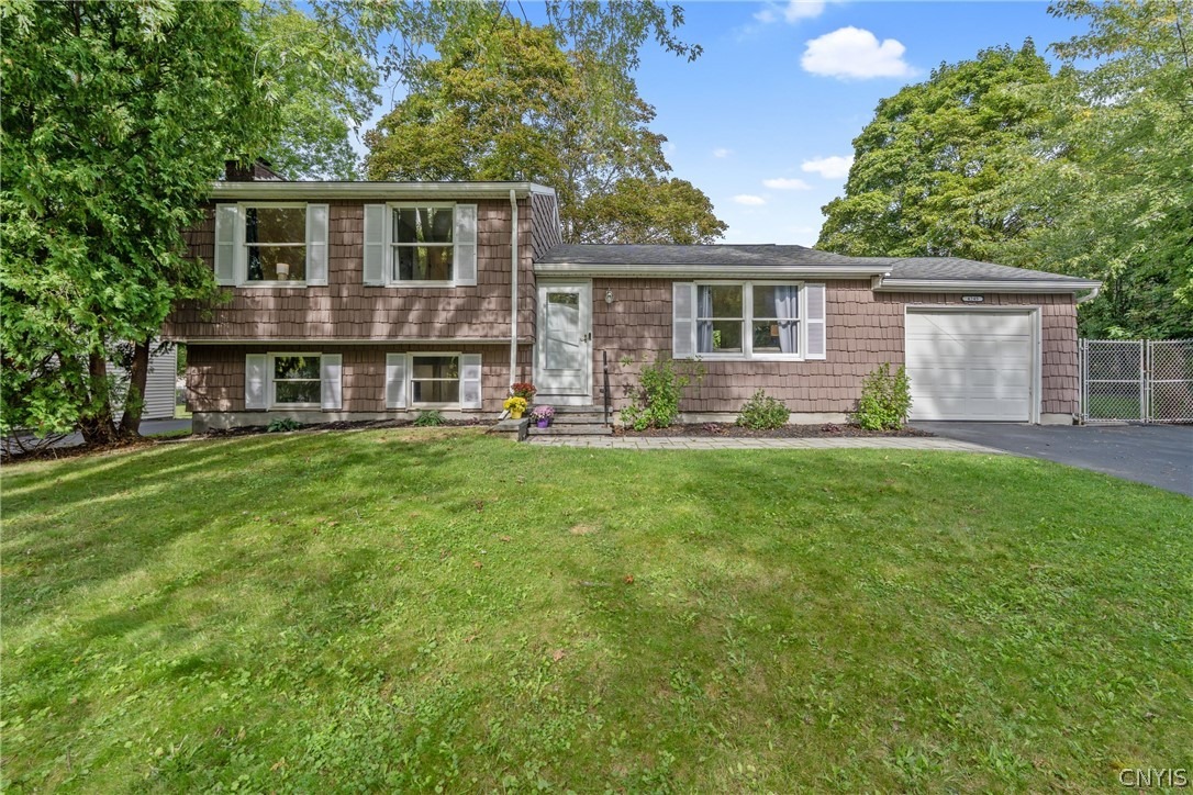 Hunting Creek Dr, Clay, NY 13041