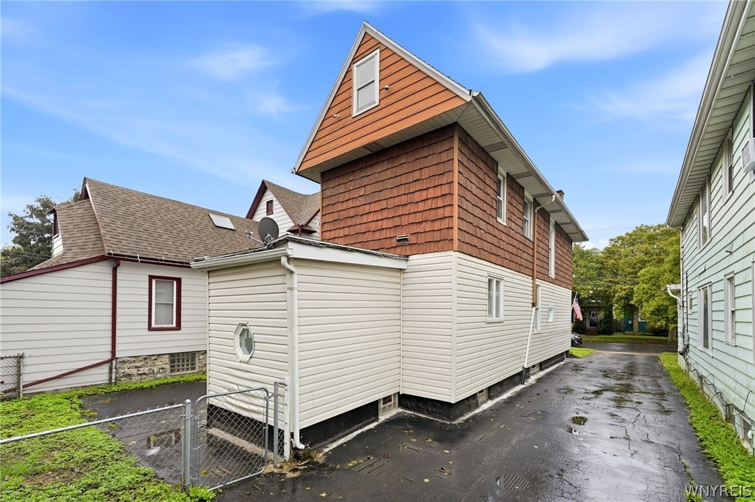 Mumford St, Buffalo, NY 14220