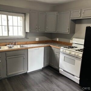 309 N MAIN St  