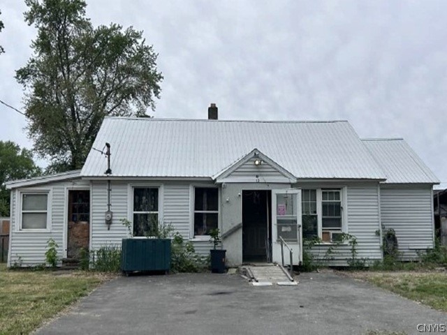 Mosher Ln, Hudson Falls, NY 12839