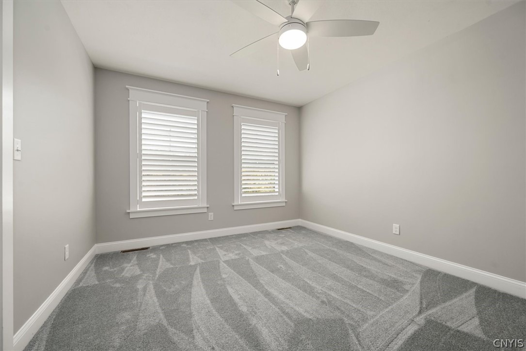 Giddings Trl, Baldwinsville, NY 13027