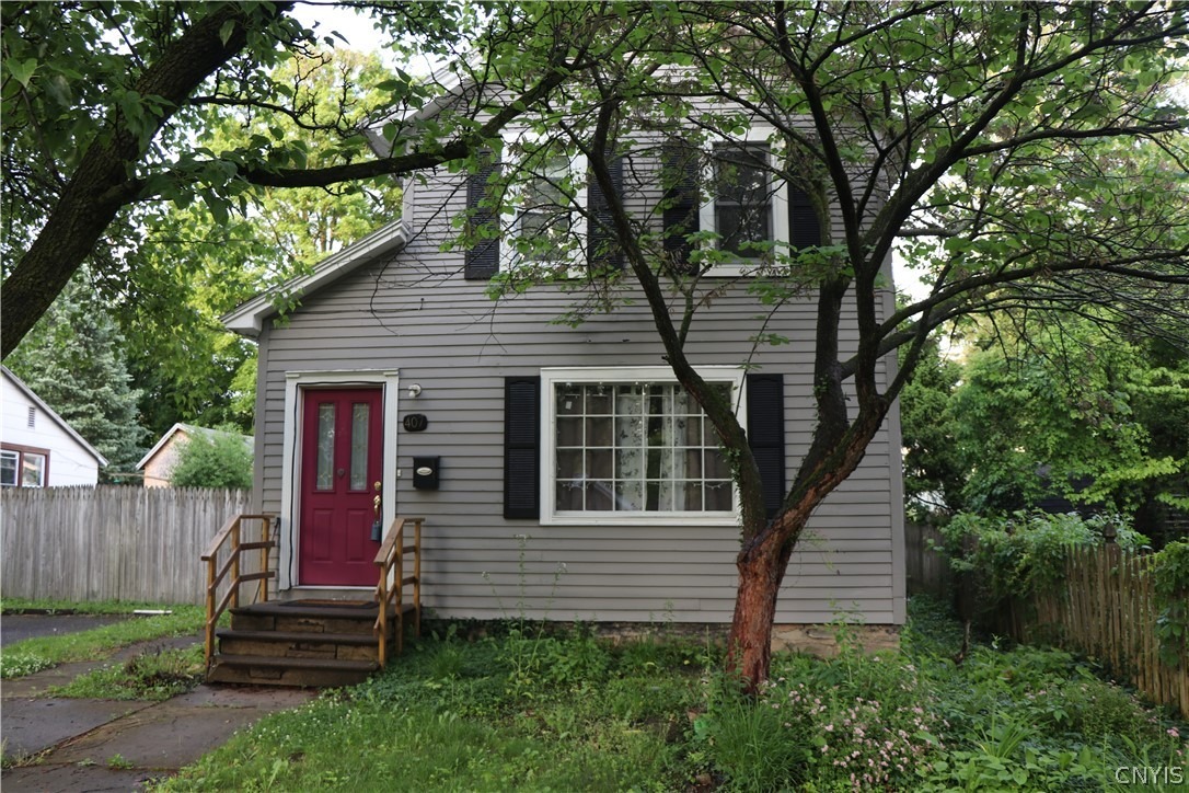 Walnut St, Fayetteville, NY 13066