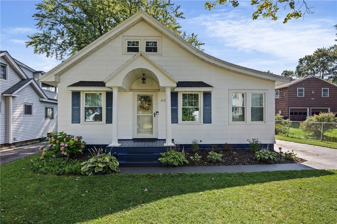 Crossfield Rd, Rochester, NY 14609