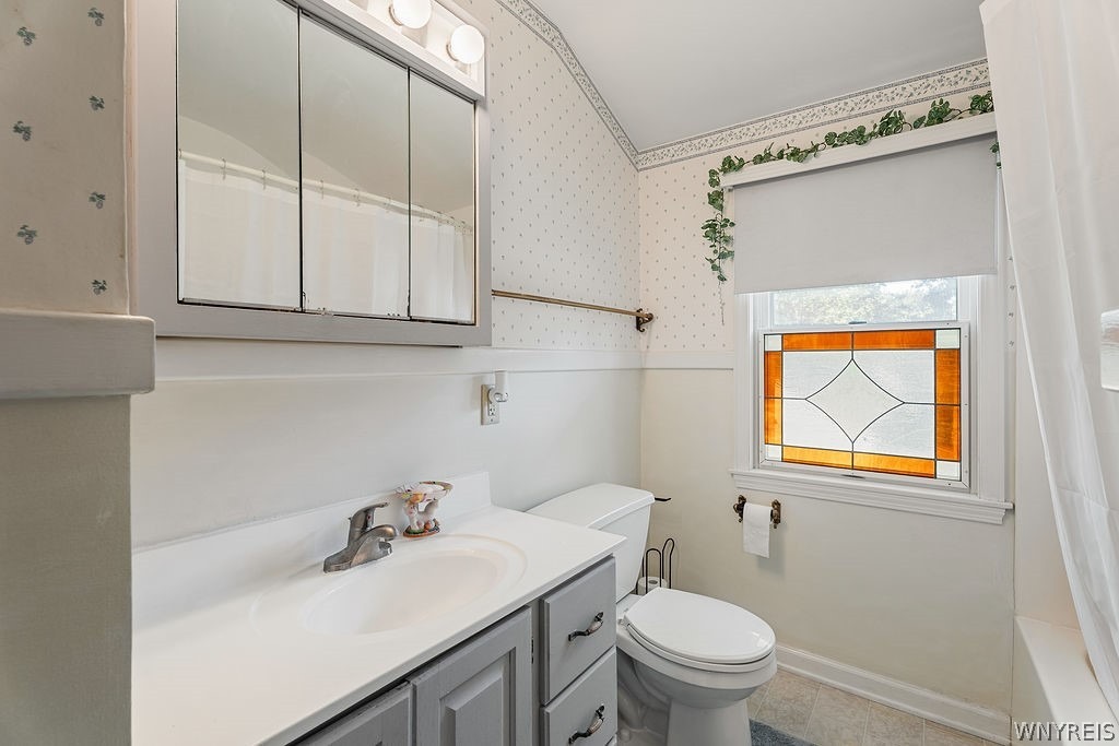 Maple Ave, Hamburg, NY 14075