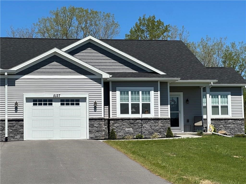 Red Oak Ln, Batavia, NY 14020