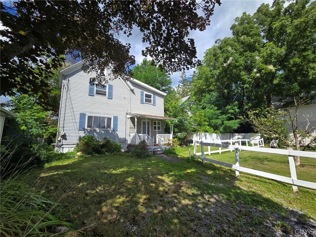 Grove Ave, Auburn, NY 13021