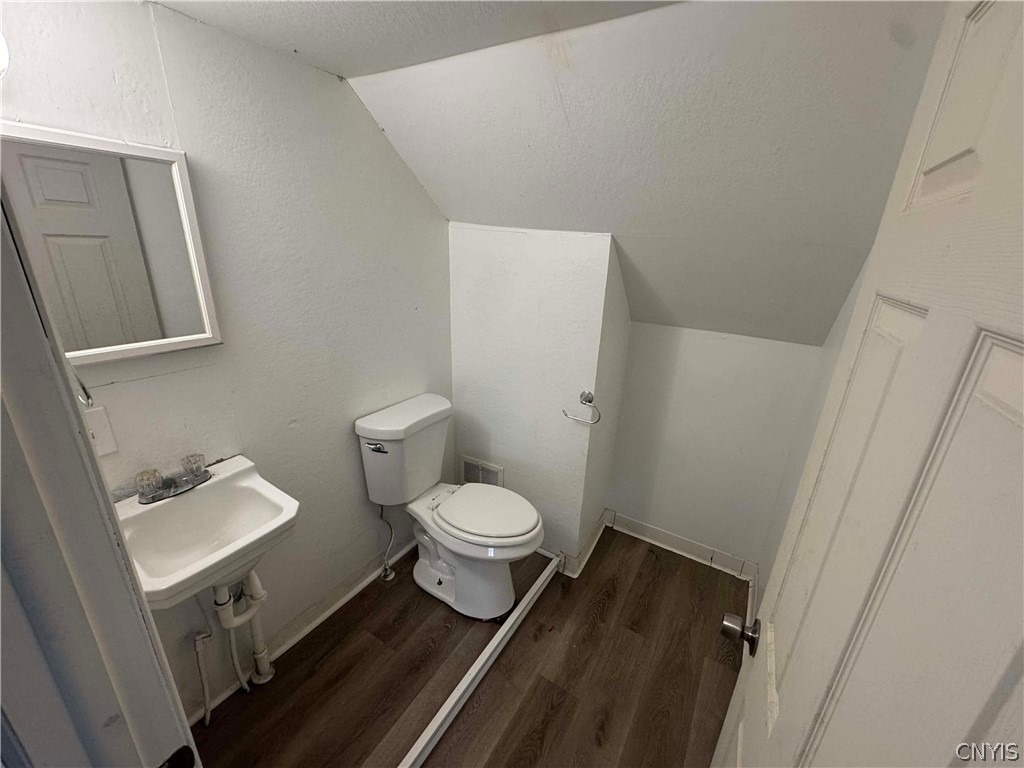 Leonard St, Syracuse, NY 13211
