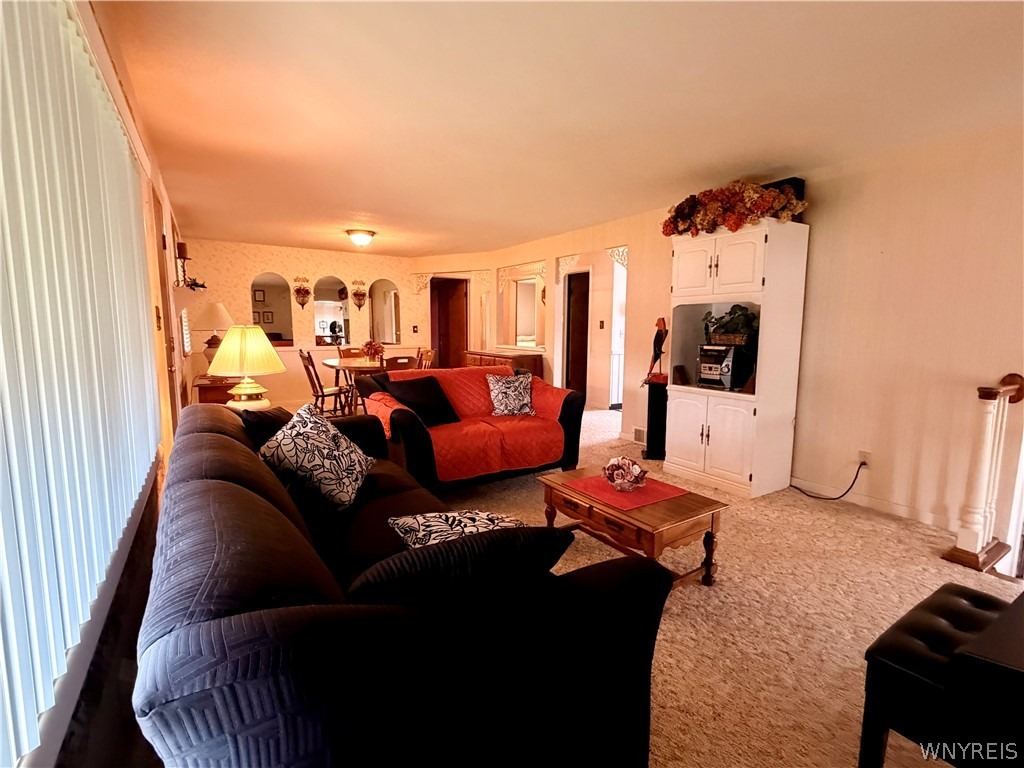 Della Dr, Buffalo, NY 14218 #1