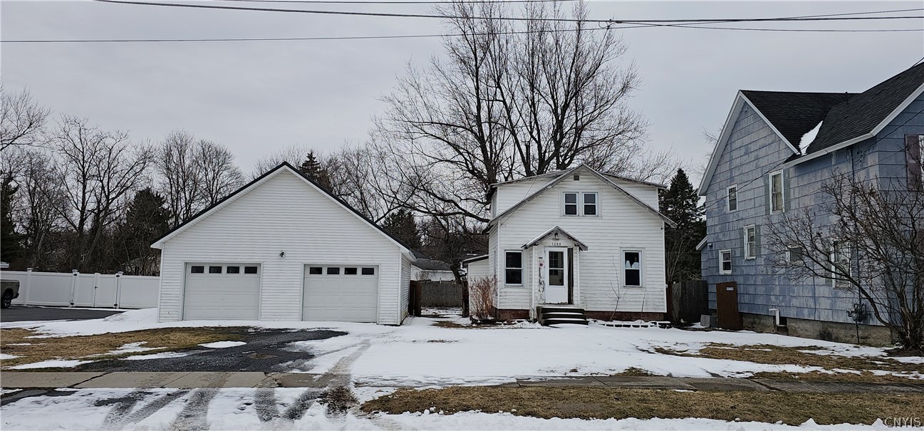 Gill St, Watertown, NY 13601