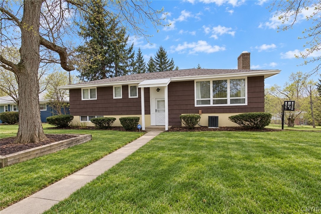 Salt Springs Rd, Syracuse, NY 13214