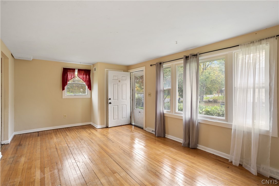 Crehange St, Syracuse, NY 13205