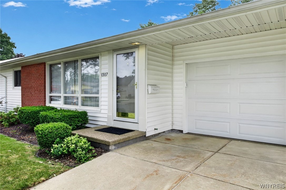 Fairfax Ave, North Tonawanda, NY 14120 #1