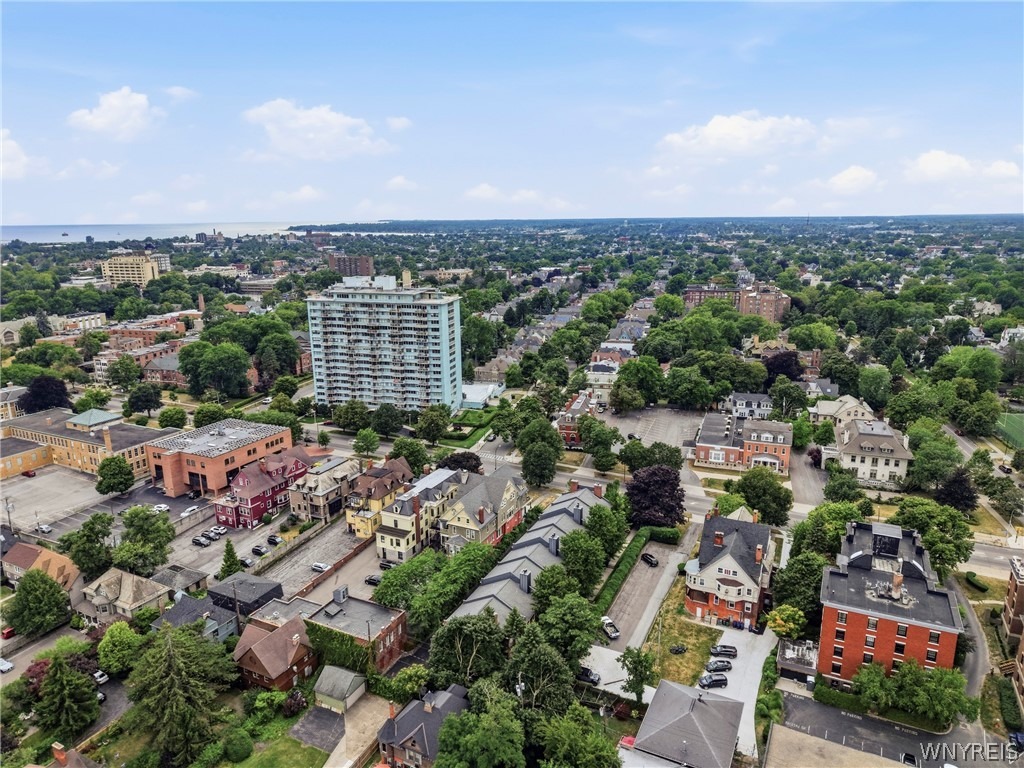 Delaware Ave, Buffalo, NY 14209