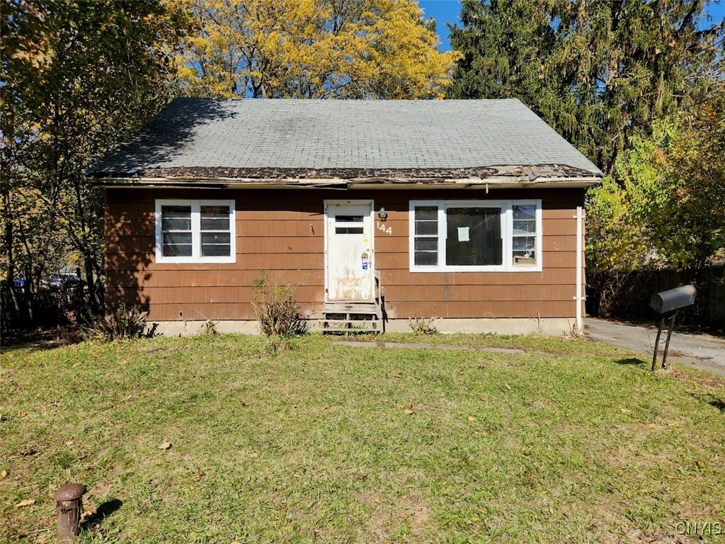 Oakdale Dr, Syracuse, NY 13207