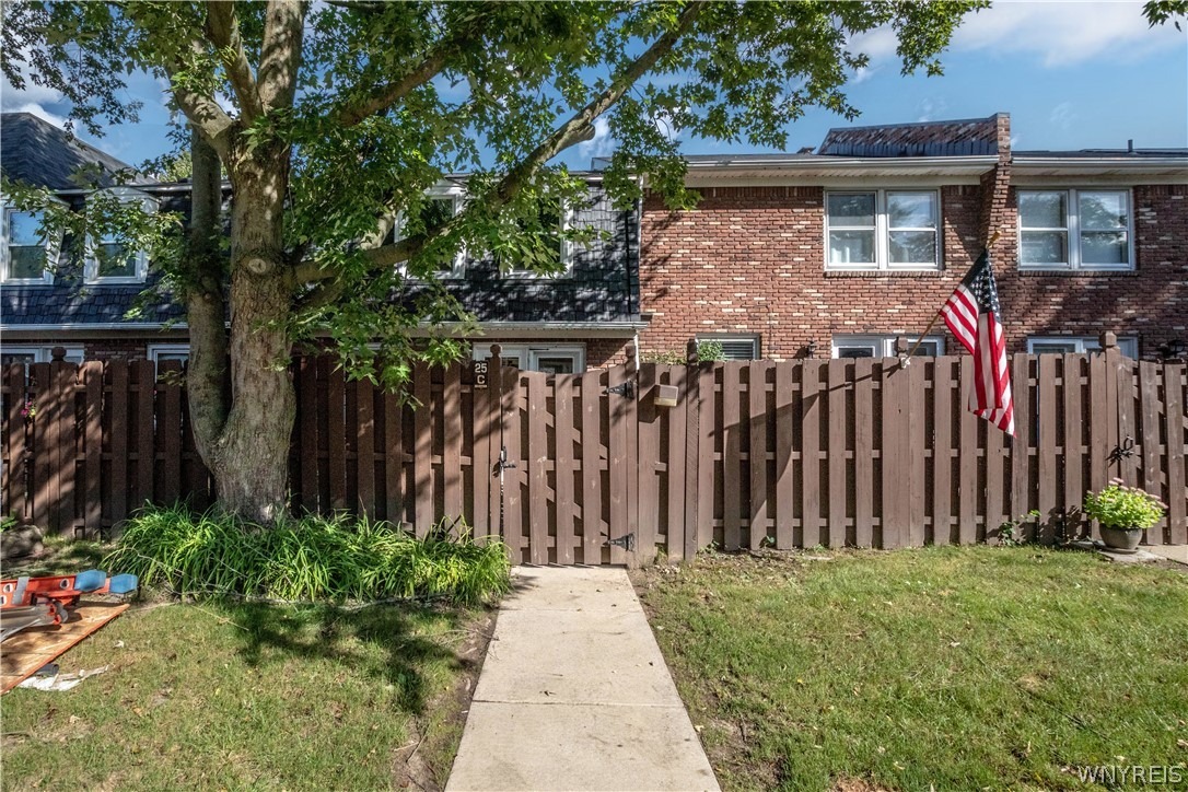 Oakbrook Dr, Buffalo, NY 14221 #1