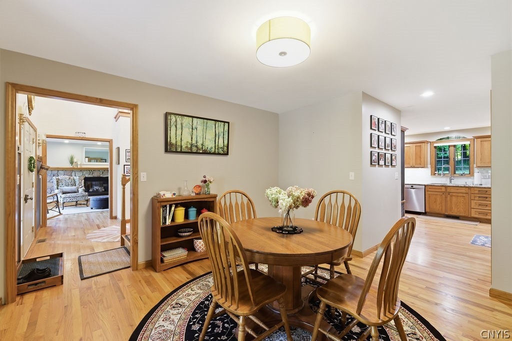 Hourglass Ln, Baldwinsville, NY 13027