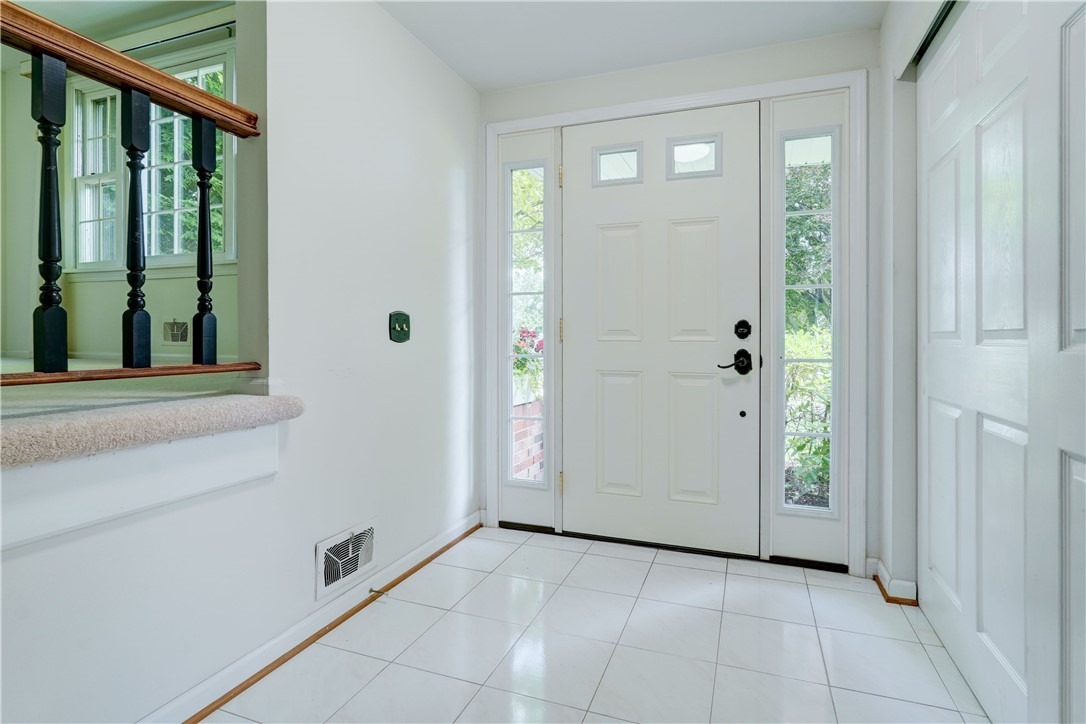 Sturbridge Ln, Pittsford, NY 14534 #1