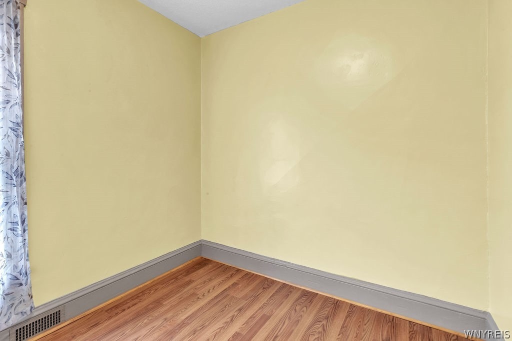 15th St, Niagara Falls, NY 14301