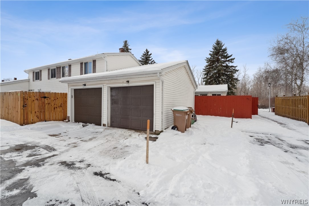 Pebble Creek Dr, Buffalo, NY 14227