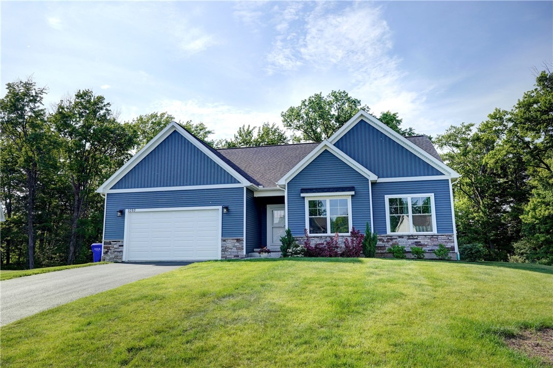 Bear Creek Cir, Webster, NY 14580