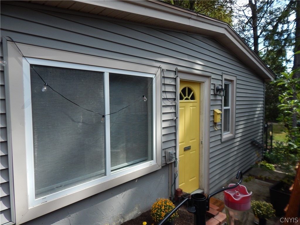Elderkin Ave, Camillus, NY 13031