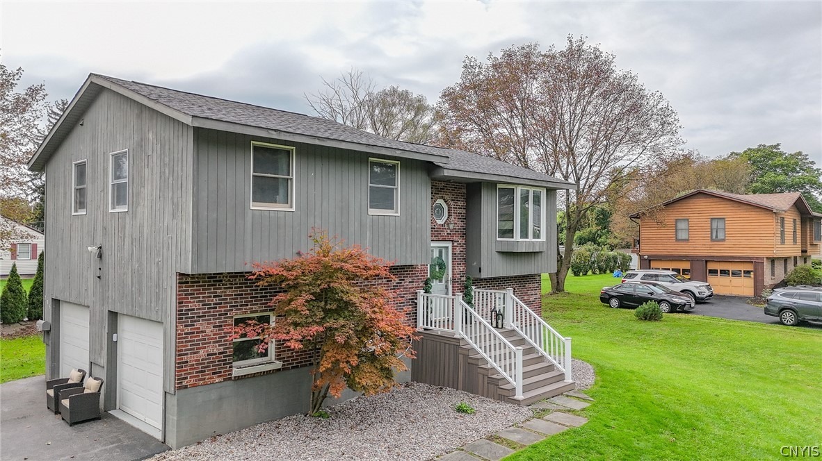 Sunnybrook Dr, Syracuse, NY 13219