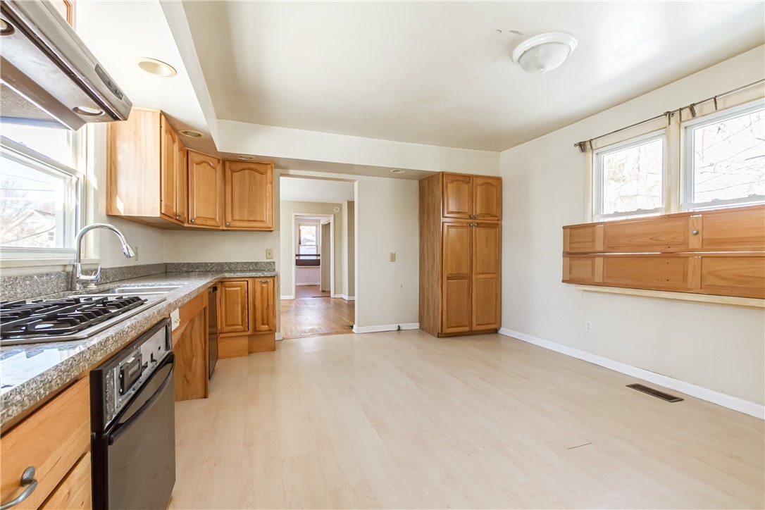 Sanford Pl, Rochester, NY 14620 #1