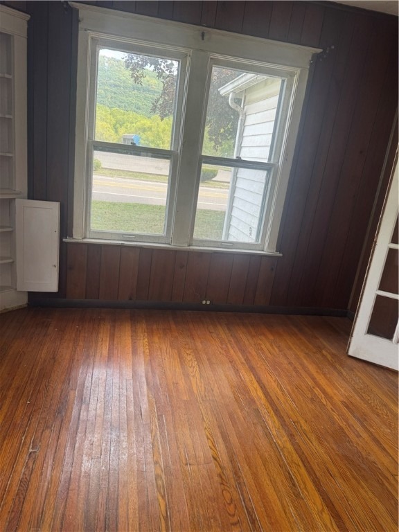 Lake Rd, Elmira, NY 14903