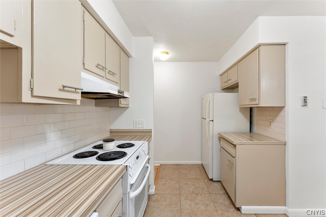 Belmont Dr, Liverpool, NY 13090 #1
